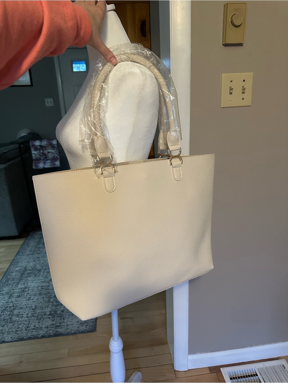 Classic Cream Tote Bag - Picture 10 of 11
